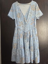 No Boundaries Women's Floral Print Short Sleeve V-Neck Tiered Mini Dress