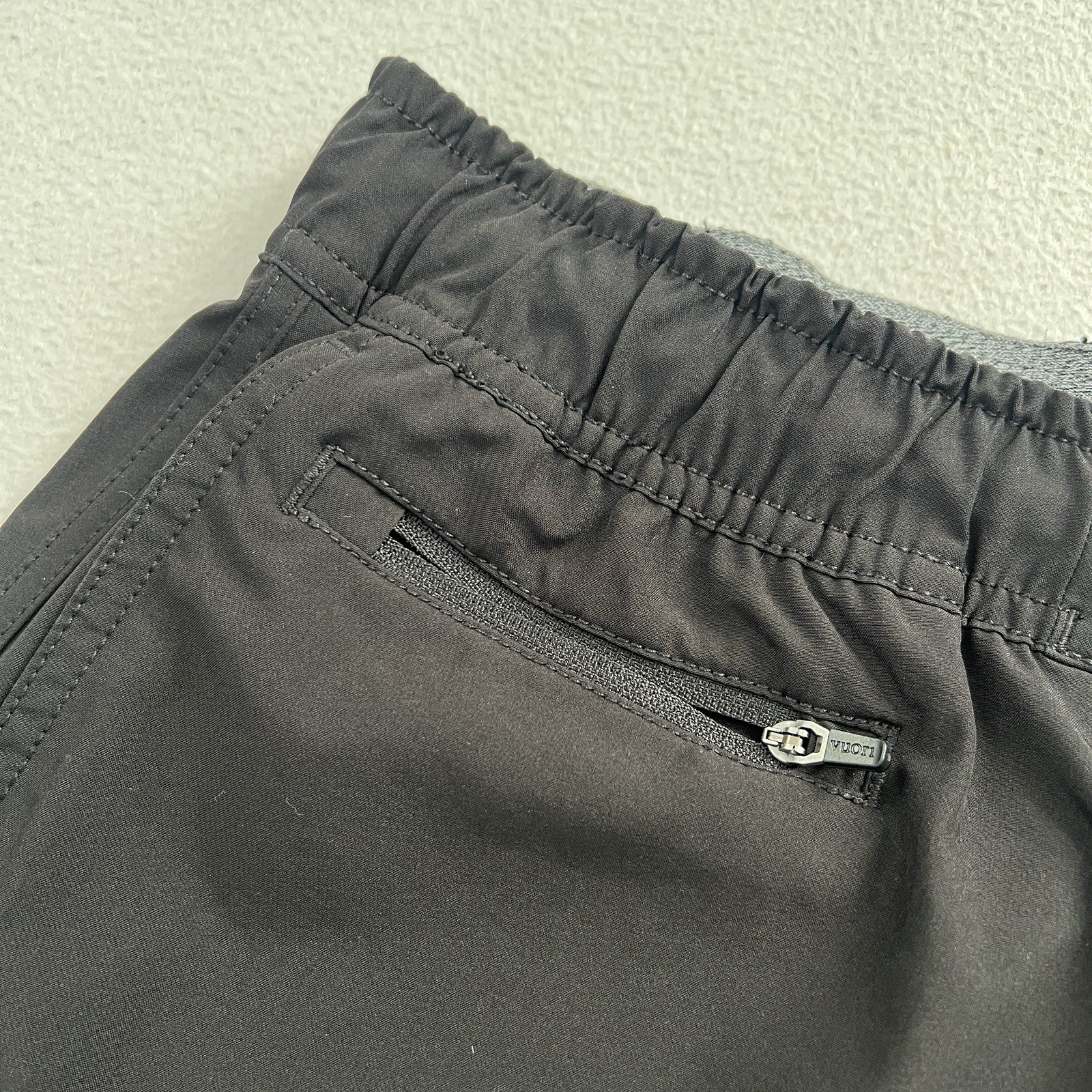 Vuori Men Solid Black Unlined Drawstring 4 Way St… - image 5