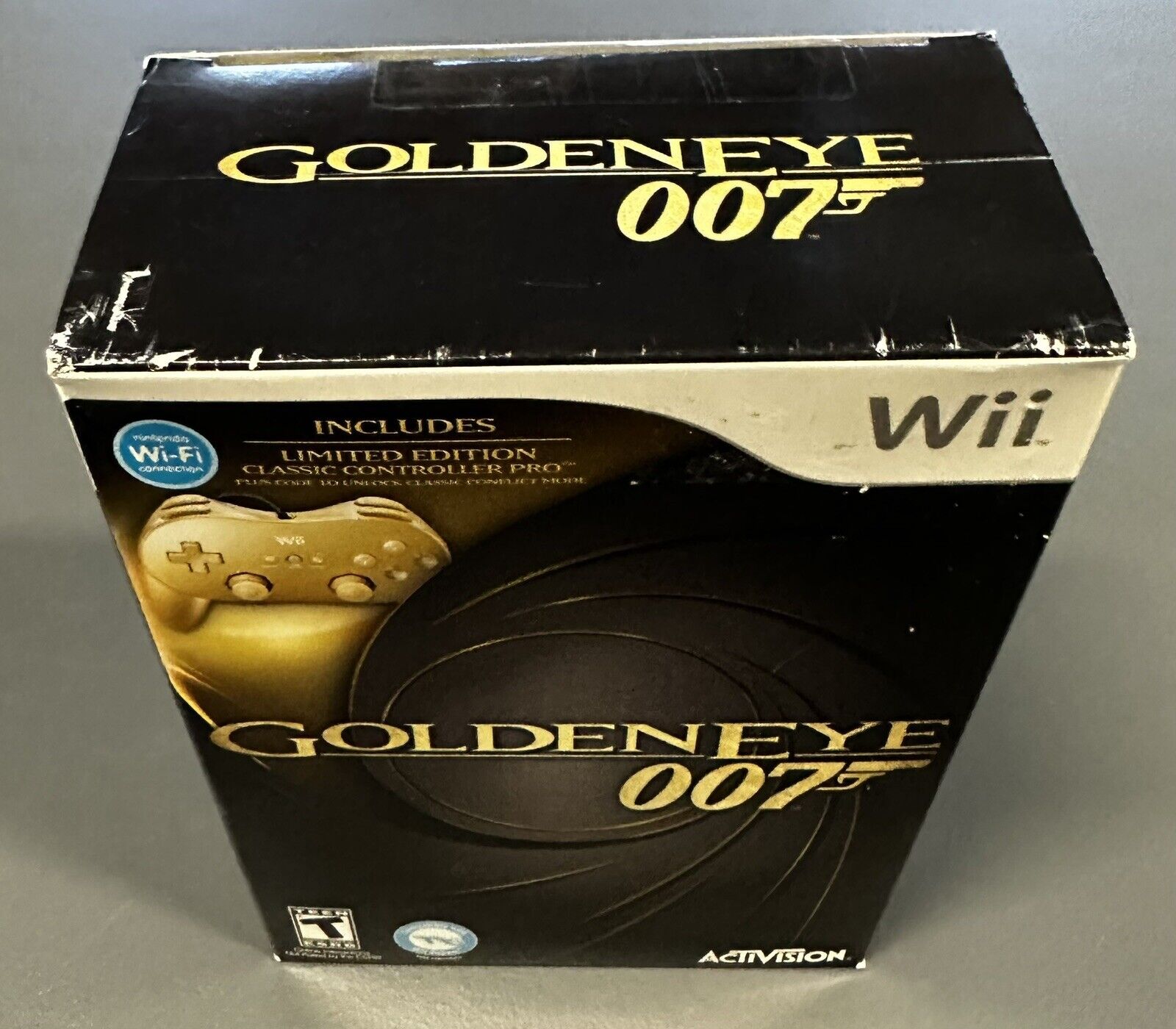 Activision James Bond 007: Golden Eye & Gold Controller (Wii