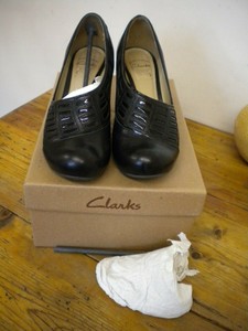 clarks shoes huddersfield