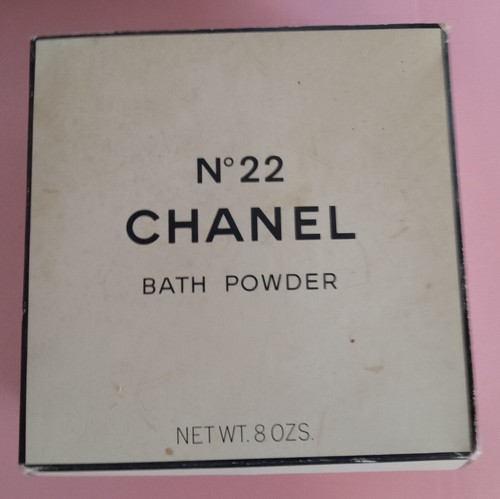 Neu Versiegelt Vintage Chanel Nr. 22 parfümiertes Badepulver - Neu im Karton 8 Oz -