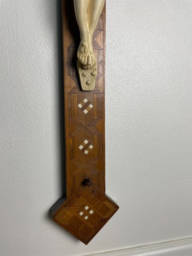 Huge Antique 19th century Wooden Crucifix Inlaid With Mother of Pearl - Picture 5 of 8