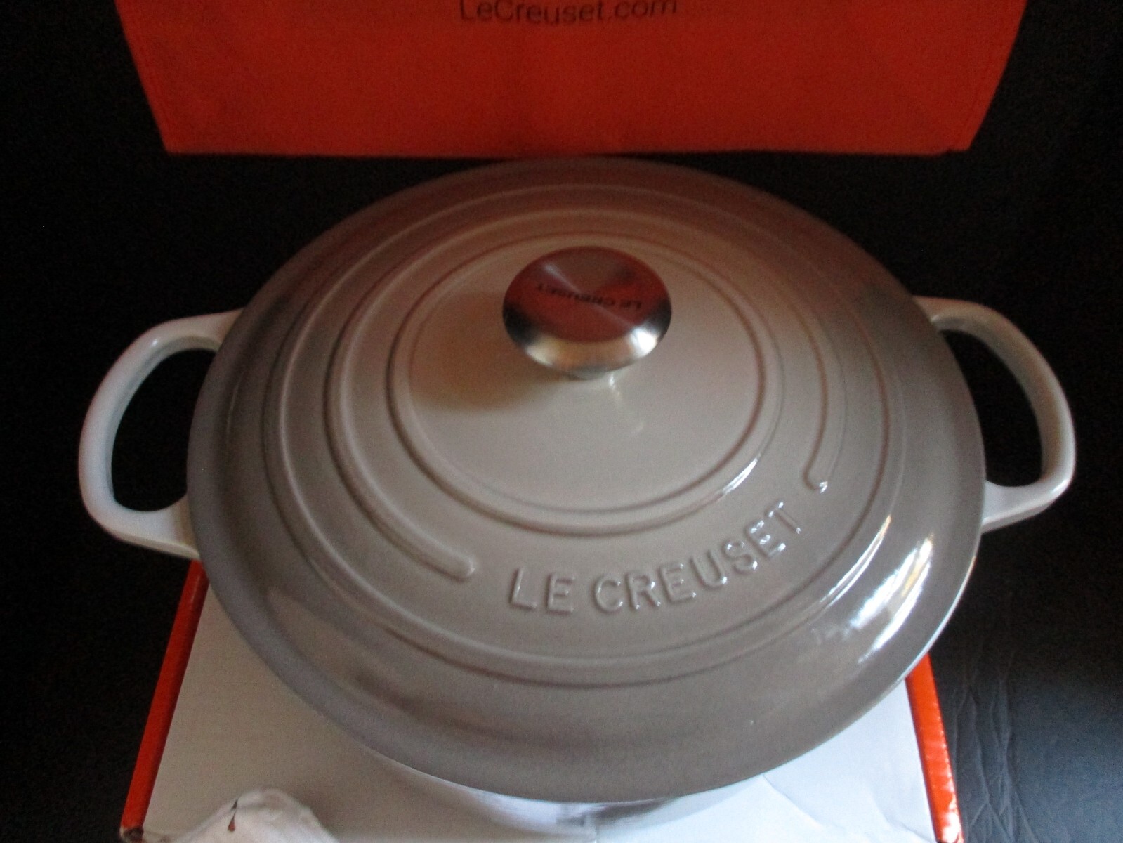 Le Creuset NUTMEG 7.25qt Dutch oven & Le Creuset Cleaner & towels NWT