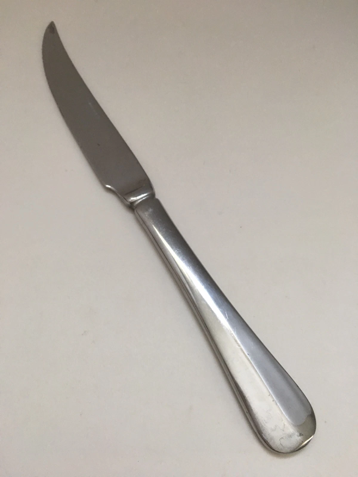 Wallace Stainless Glossy Center Line HARTFORD Individual Serrated Steak Knife 9”