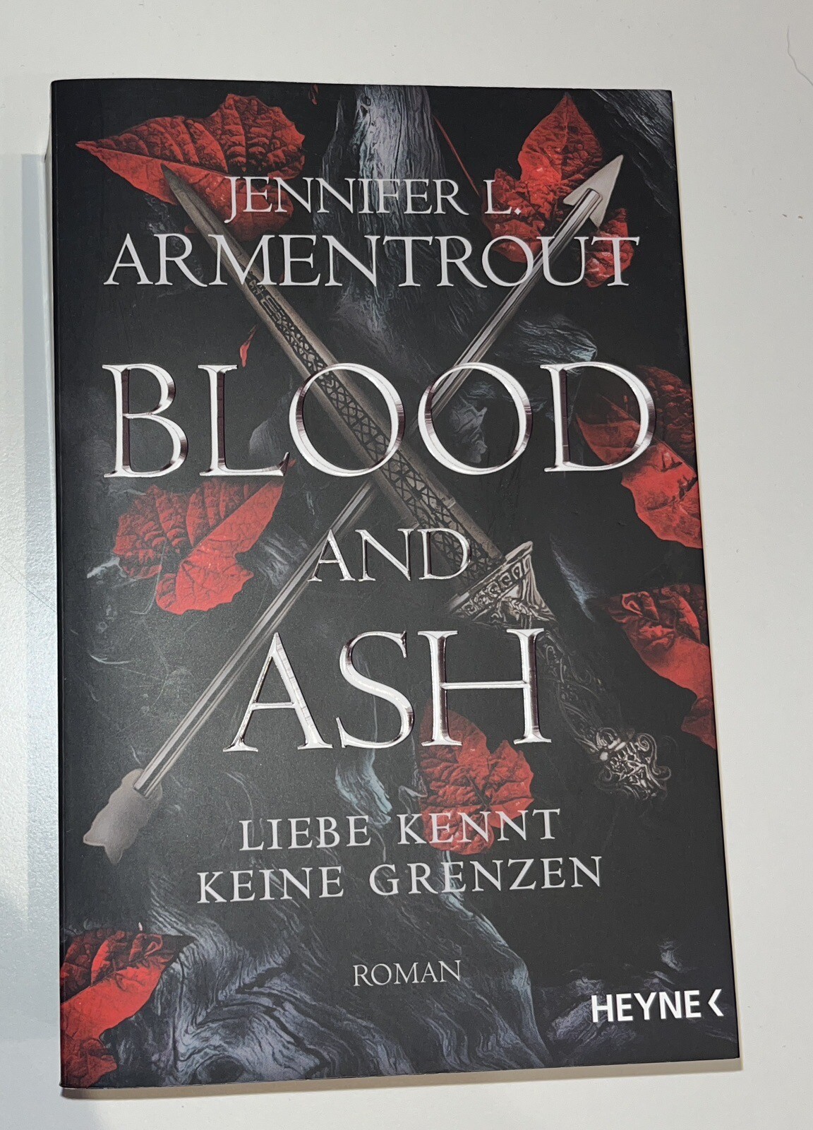 Thumbnail - Blood And Ash - Liebe Kennt Keine Grenzen Von Jennifer L. Armentrout