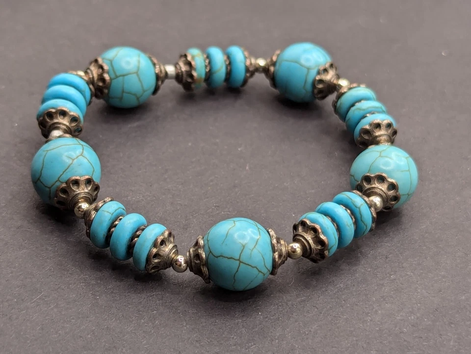 Elegante pulsera apilable elástica con cuentas turquesa para mujer (15 cm) muñeca X-pequeña Foto 3 de 4