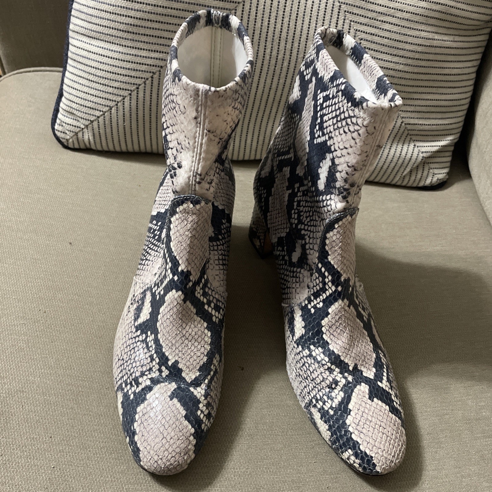 Stuart Weitzman Yuliana Python Leather Snake Prin… - image 2