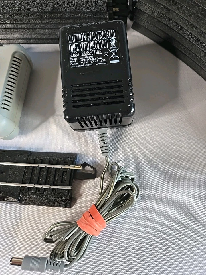 Bachmann HO 9" EZ-Trac 40 pc Curved & Straight + 9” Terminal, Transformer 46605A - Image 4 of 4