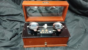 Antique Henry Troemner Class A Apothecary Pharmacy Balance Scale 4 oz 120gm Wood