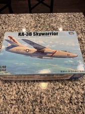 1/48 TRUMPETER KA-3B SKYWARRIOR #02869 OPEN B...
