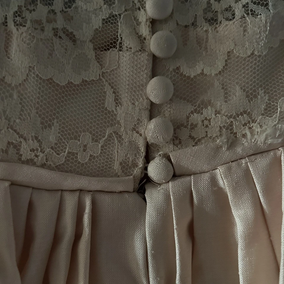 Antiguo vestido de novia victoriano cintura imperio seda encaje años 1900 para mujer tren pequeño Foto 4 de 4