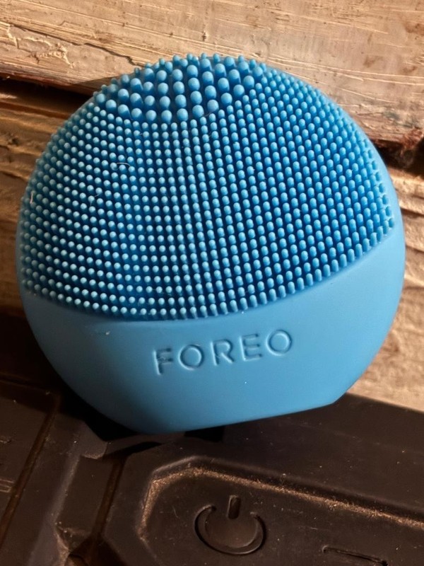 FOREO FACE MASSAGER 2 INCH SIZE LOW PRICE BID NOW