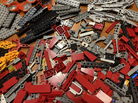 Lego Bionicle Battle of Metru Nui  (8759) Used Incomplete Bulk Parts 2 lb 15 oz