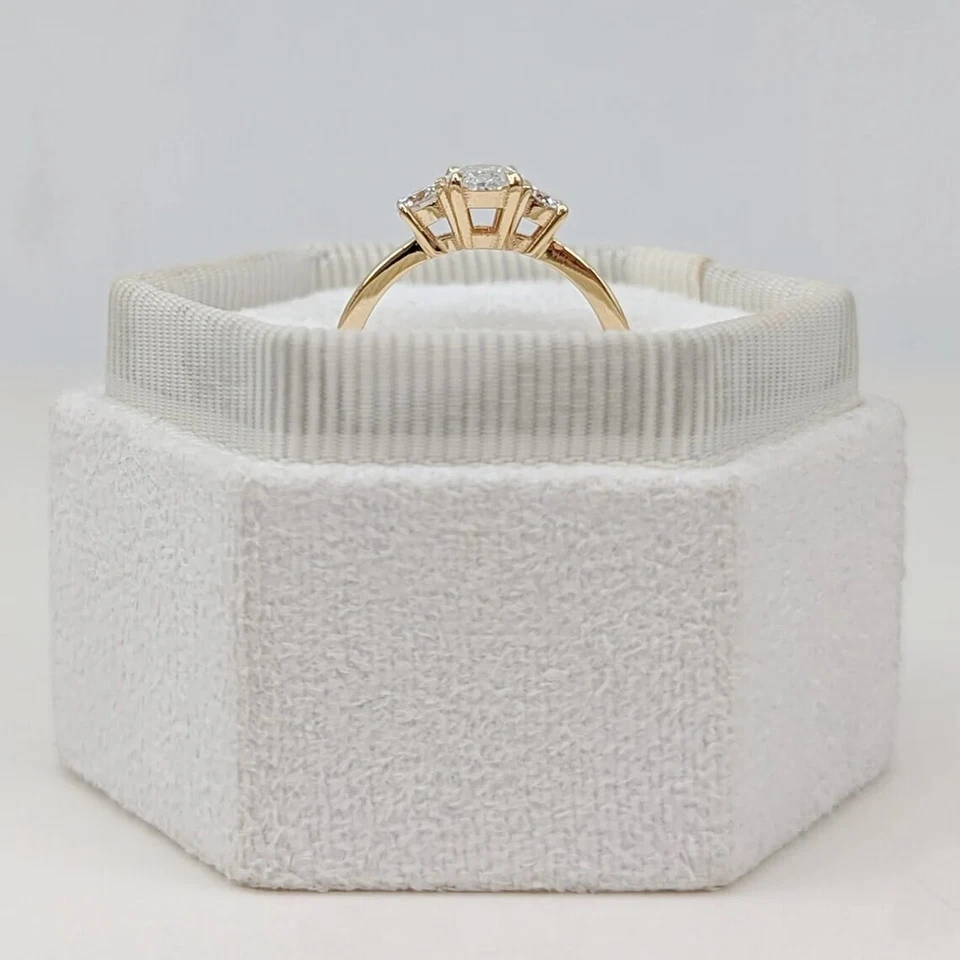 1.70Ct Oval Cut VS Certified Lab Grown Diamond Three Stone Ring 14k Yellow Gold - Image 3 of 4