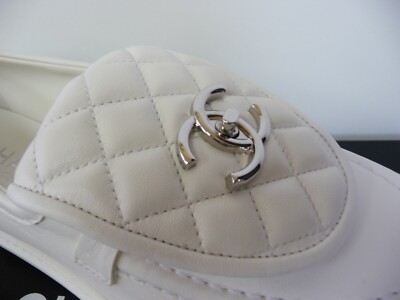 Chanel 23S G36646 White Matte Quilted Turnlock Silver Logo Chanel 23S G36646 White Matte Quilted Turnlock Silver Logo