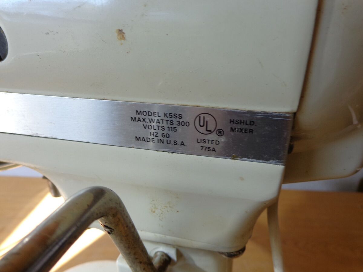 KitchenAid Hobart Mixer Heavy Duty Model K5SS 300W (Some KitchenAid Hobart Mixer Heavy Duty Model K5SS 300W (Some