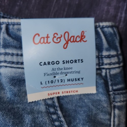 Cat & Jack Boy's Light Wash Blue Denim Cargo Shorts Stretch Size 10 Husky NWT - Picture 2 of 9