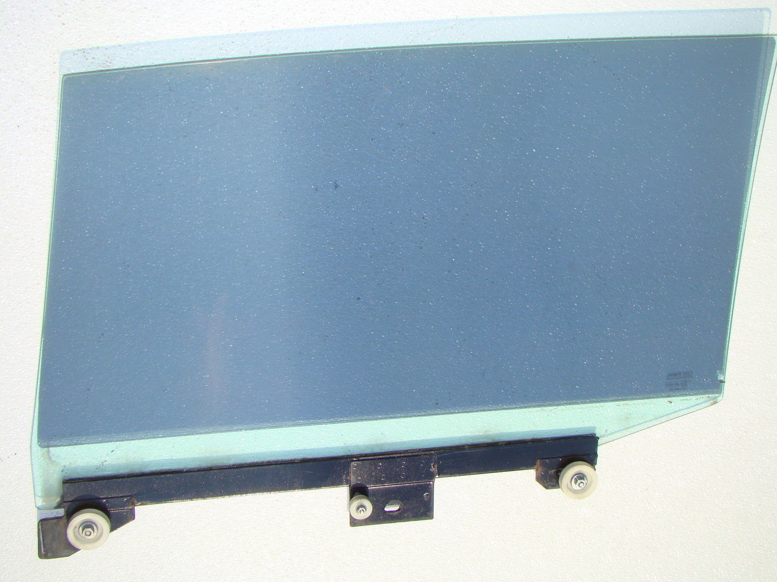 ROLLS ROYCE DOOR GLASS SILVER SPUR LEFT REAR 90 77K OEM