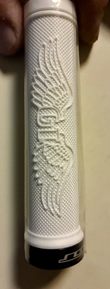 GT Wing Logo Gel Mountain BMX Bike Lock On Grips Free USA Shipping :) - Image 3 of 4