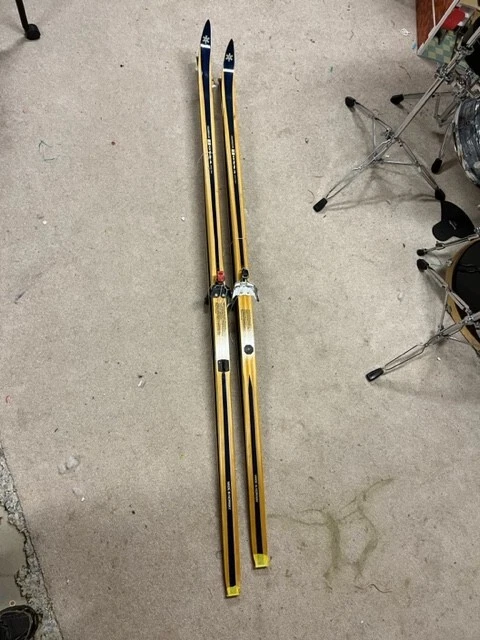 2 Paires De Skis De Fond Vintage – BONNA Modell 1800 & SKILETT Spesial (Norvège)
