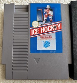 Videojuego de hockey sobre hielo Nintendo NES con funda