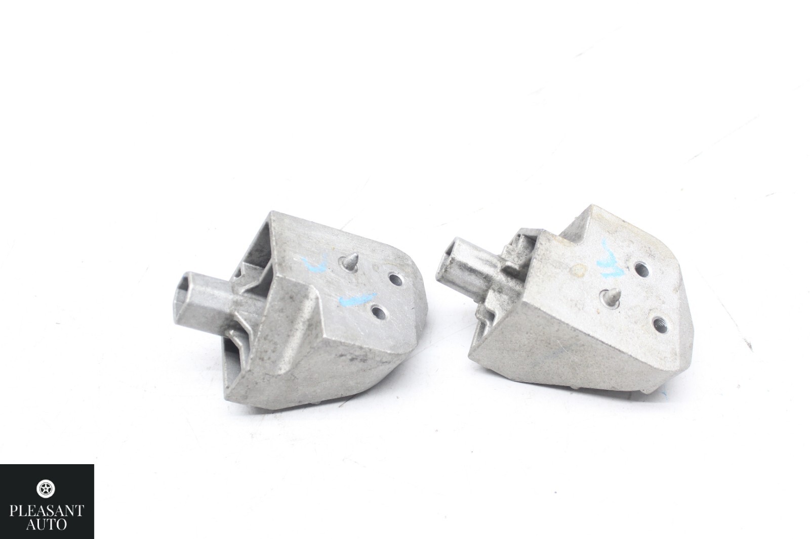 MASERATI GHIBLI RADIATOR LEFT & RIGHT UPPER MOUNT BRACKET OEM 2014 - 2020-SET-
