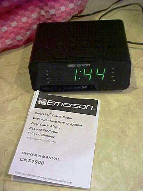 Alarm Clock Radio AM/FM Radio Smart Set Dimmer Sleep Timer LED Display Black New-image