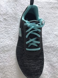 ladies sketchers size 6