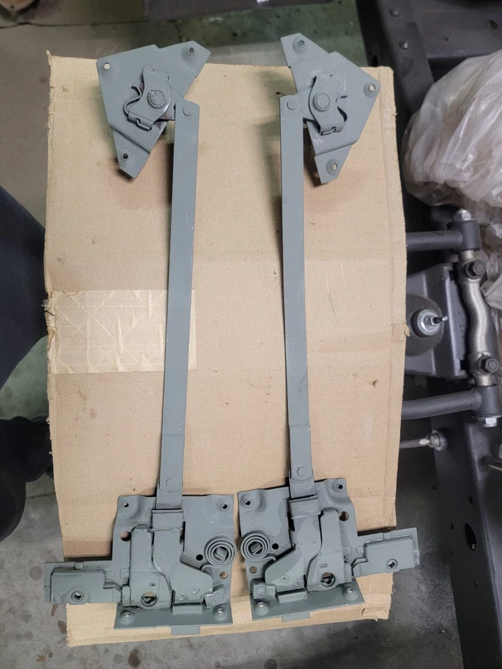 1948 To 1952 Ford Truck 5 Star Door Latches F1 F2 F3 F4 F5 F6 F7 F8 OEM - Imagem 3 de 4