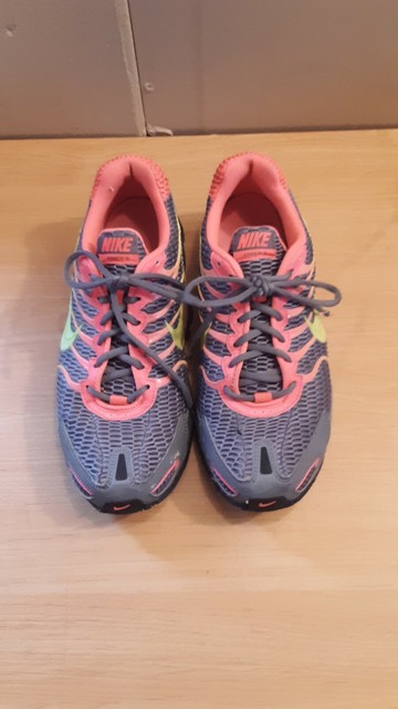 nike pink and green running shoes