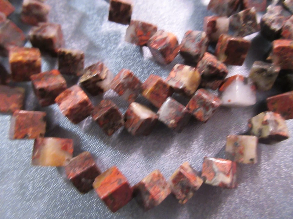 Cubos de jaspe rojo brechado 50 un. Foto 2 de 2