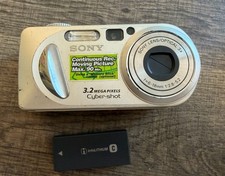 Sony Cyber-shot DSC-P8 digital camera early 00 s - Untested Camera Battery