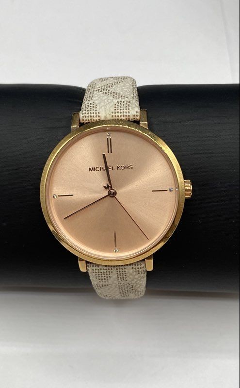 Women's Michael Kors Analog Quartz Stainless Steel 38mm Watch36.4g