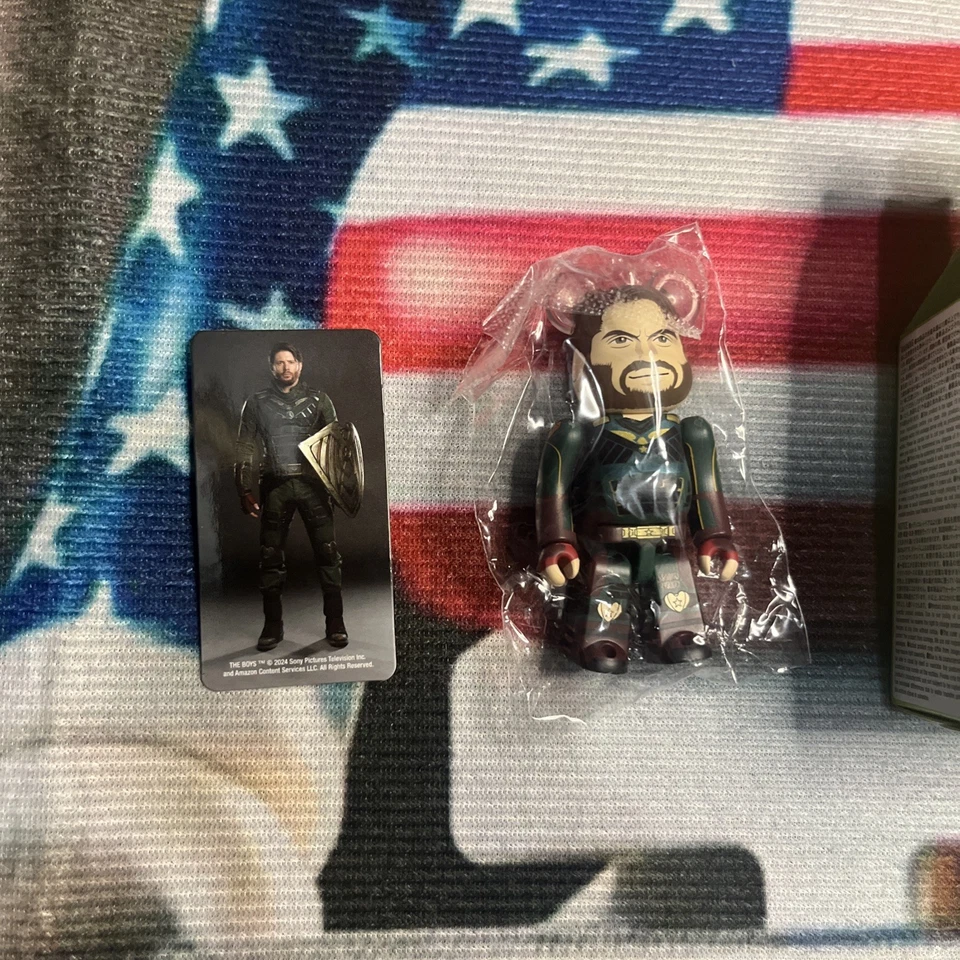 Bearbrick Serie 49 The Boys Billy Butcher 100% + Tarjeta y Caja Juguete Medicom Foto 2 de 4