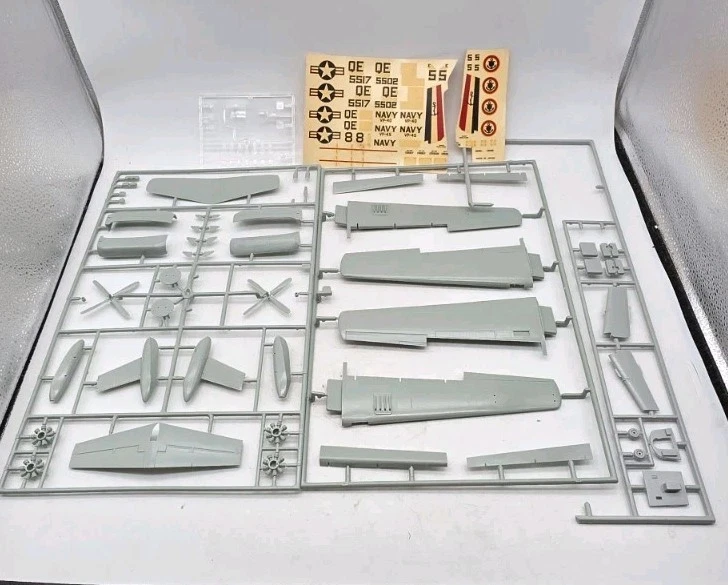 Hasegawa Mini Craft 1/72 Scale Martin SP-5B Marlin Military Airplane Model Kit - Image 3 of 4