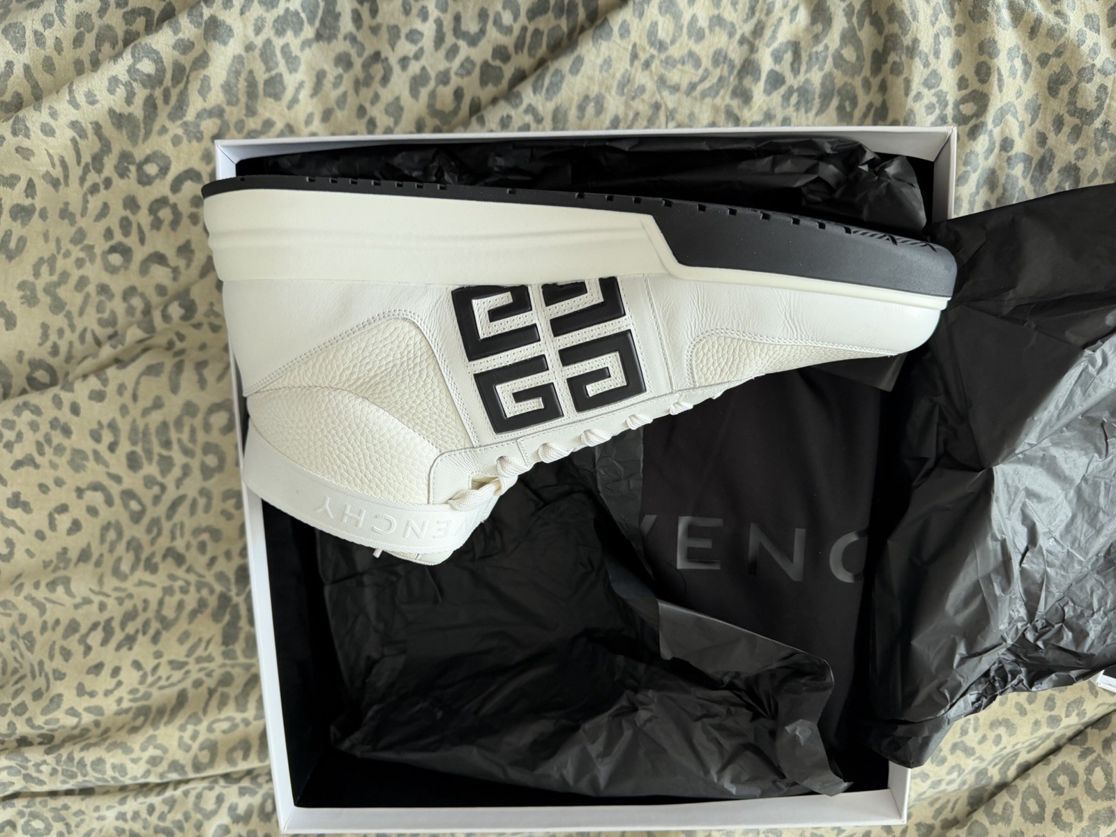 Brand New Givenchy High Tops. 10000000% Authentic. Box, Dust Bags, all Included thumbnail 3