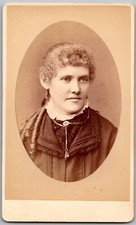 ANTIQUE CDV C. 1880s O.B. DeMORAT GORGEOUS YOUNG LADY IN DRESS PHILADELPHIA PA.