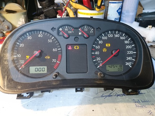 0905 Tacho Kombiinstrument VW Golf IV Benziner Motometer 1J0920805B 425418 km