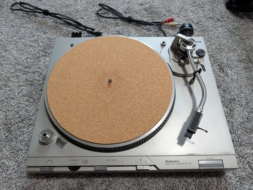 Technics SL-D3 Direct Drive Turntable - With AT 140-LC Cartridge - Cork Stuffed