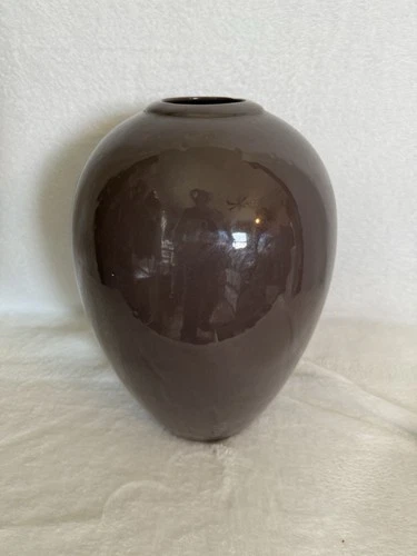 Royal Haeger Pottery Taupe Vase w 12"  in. Ginger Jar