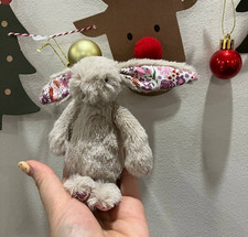 Cute Blossom Beige Bunny Petal Bag Charm Plush Keychain Jellycat NWT Gift 2026