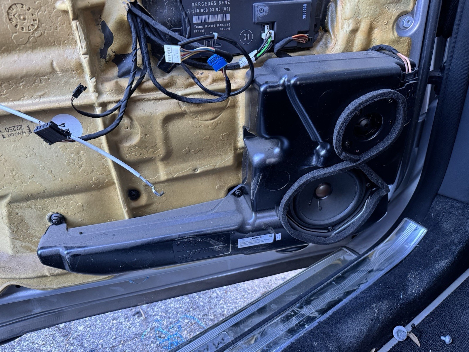 Maybach 57 1957-1962 REAR+LEFT Speaker P/N 2408201102