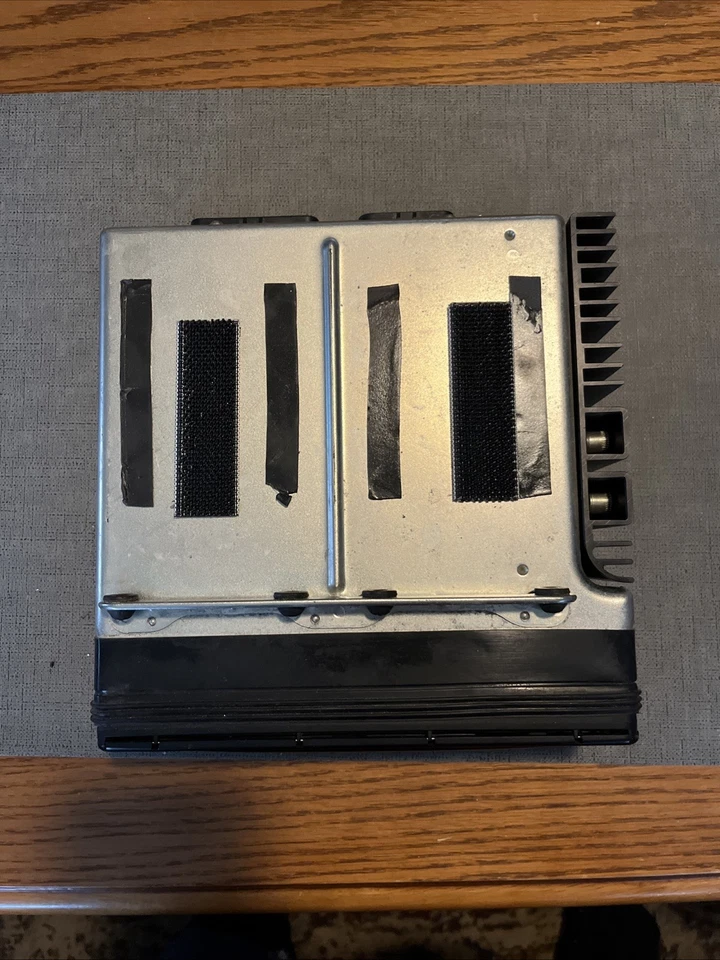 Radio reproductor de CD Harman/Kardon Infotainment Harley-Davidson H-D P/N 76160-06 Foto 4 de 4