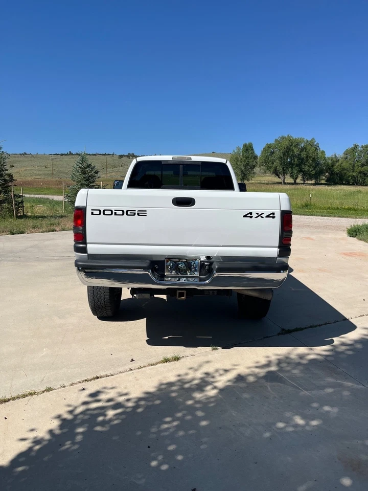 Dodge Ram 2500 SLT Laramie 2001 4x4 lb 6 velocidades manual 5,9 L Cummins diésel Foto 4 de 4