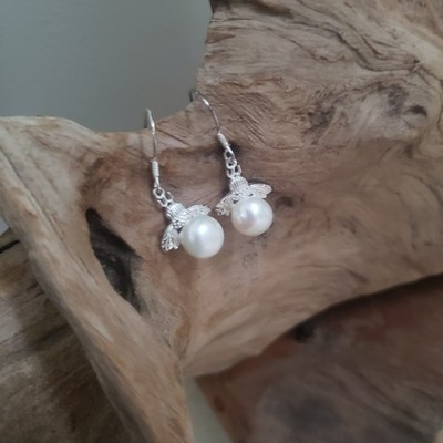 Weiße Perle Marienkäfer Design, Sterlingsilber, Haken Ohrringe - Neu/Hygiene versiegelt