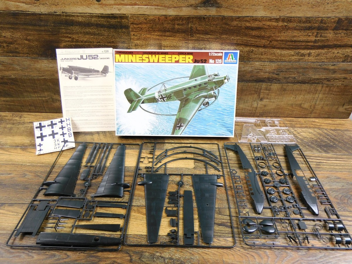 Italaerei Junkers JU52/3M(G6) MS Minesweeper 1/72 Scale