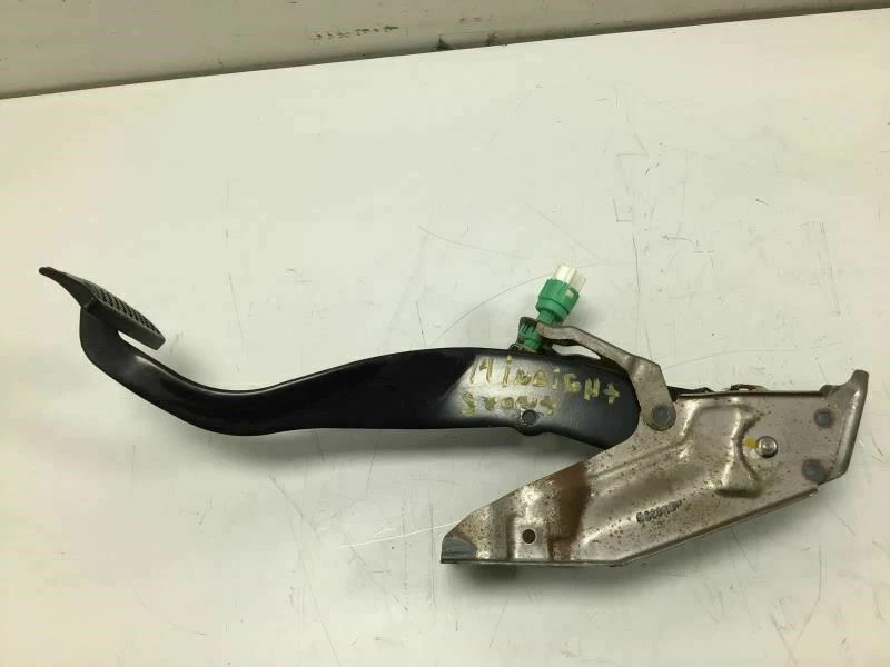 Conjunto de pedal de freno Honda Insight Hybrid Base 2010 2014 de fábrica Foto 4 de 4