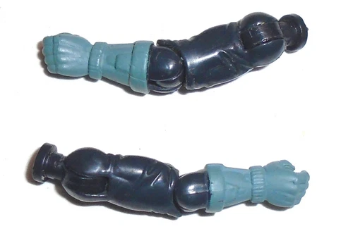 GI Joe Body Part 2006 Spirit Iron-Knife V2   Arm Set    C8.5 Very Good