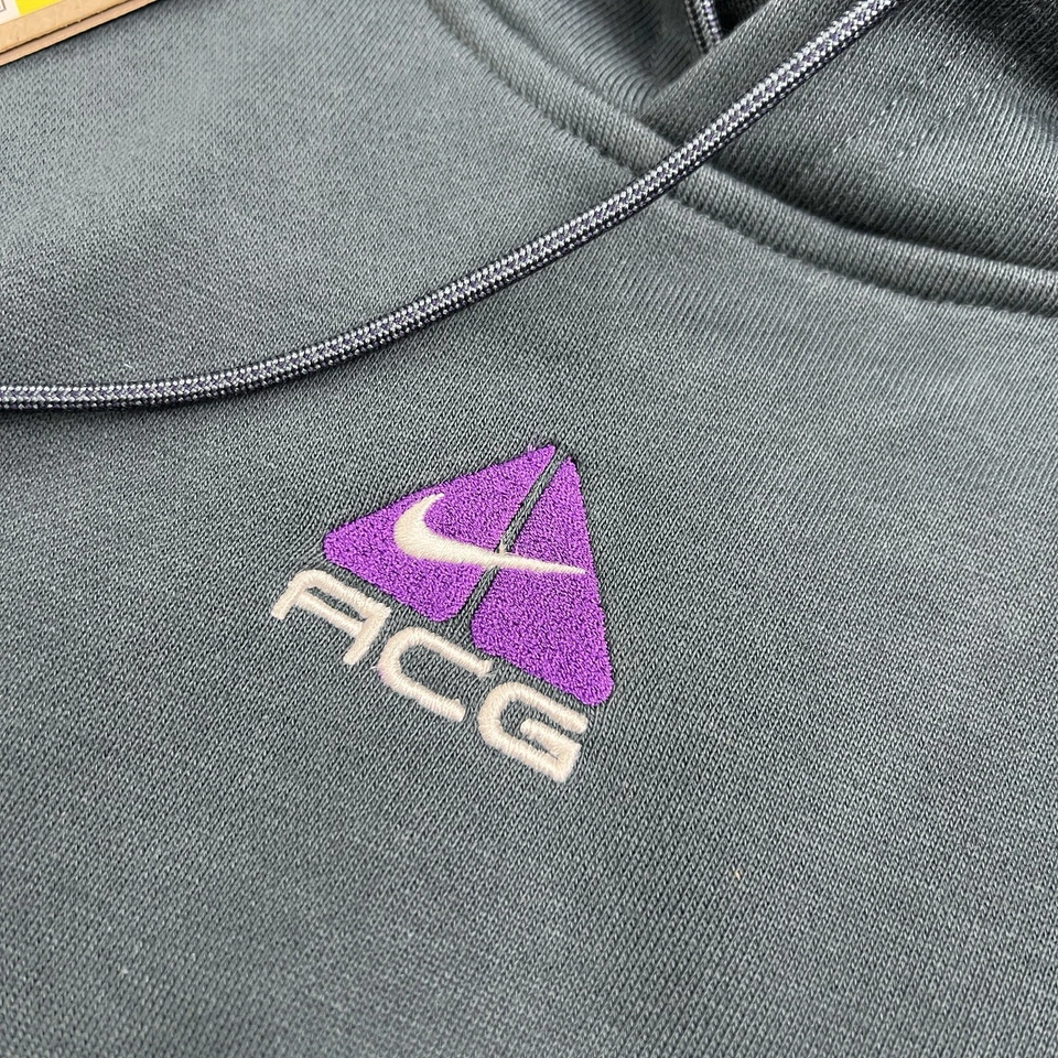 Sudadera con Capucha Nike ACG Tuff Tejida Polar Talla Pequeña Mujer Estiércol Profundo Púrpura Tinta Verde Foto 3 de 4