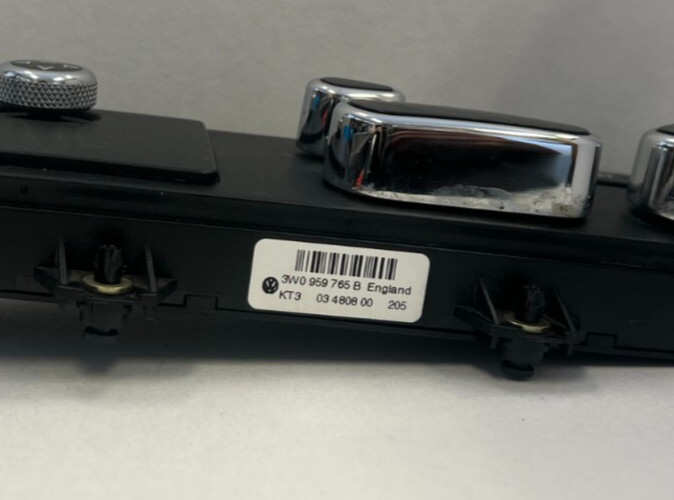 03-11 BENTLEY CONTINENTAL GT  FRONT RIGHT SEAT CONTROL MEMORY SWITCH 959765 OEM
